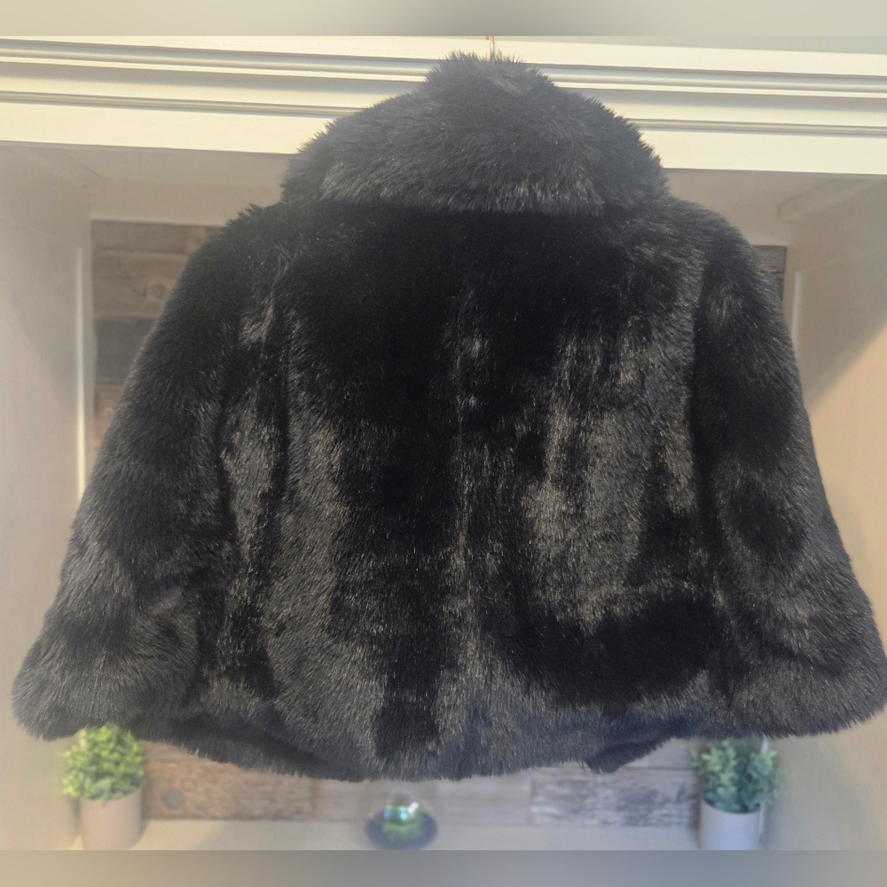 LOFT Luxurious Faux Fur Cape-Great For Formal Occasions!! BLACK Available Only!! - Picture 8 of 9